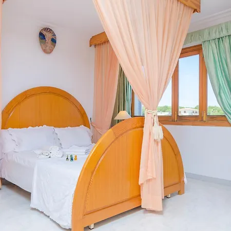 Taberneret Hotel